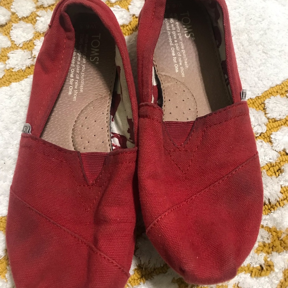 Toms - red size 6 1/2